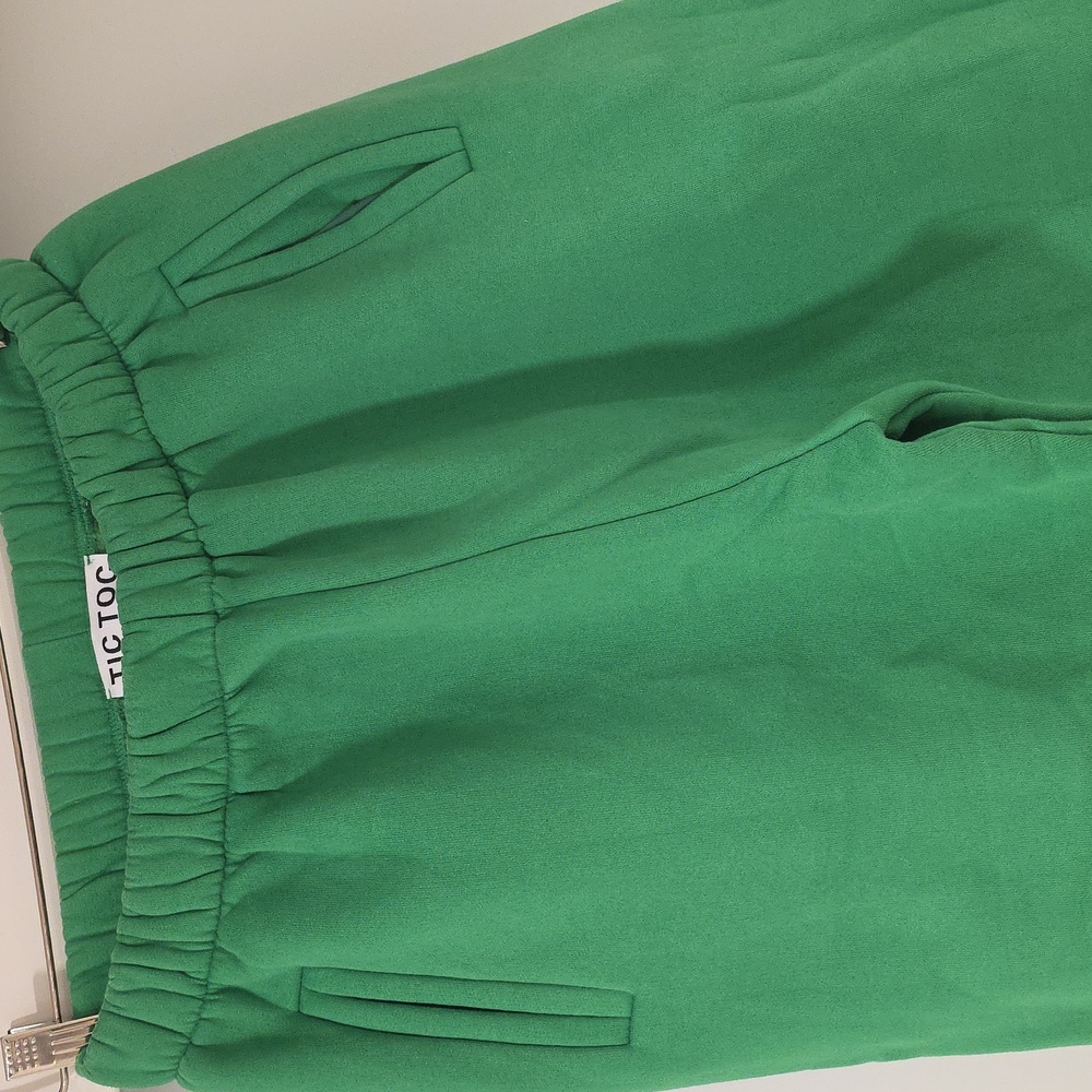 TIC TOC Vibrant Green Jogger Sweat Pants! - Picture 3 of 9